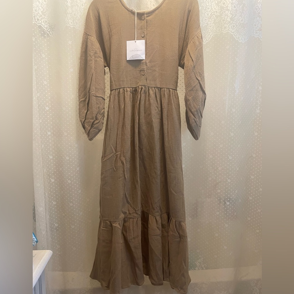 Little cottonwood brown lily dress with buttons size large new with tags